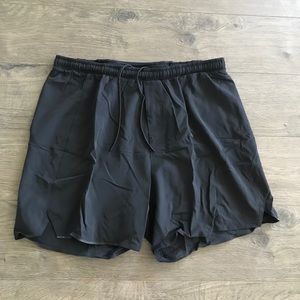 Lululemon Men’s Black Workout Shorts Large
